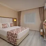 Hotel Royal Garden 5*