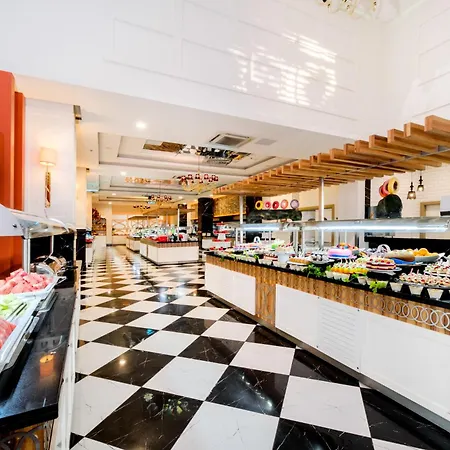 Royal Garden Szálloda