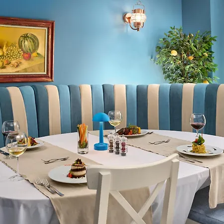 מלון Royal Garden קונאקלי