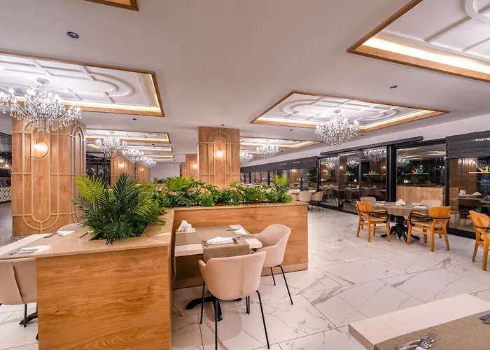 Royal Garden 5* كوناكلي