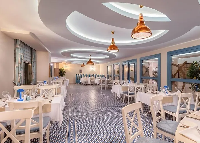 فندق Royal Garden كوناكلي