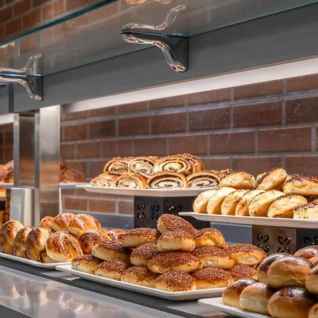 Royal Garden Hotel 5*